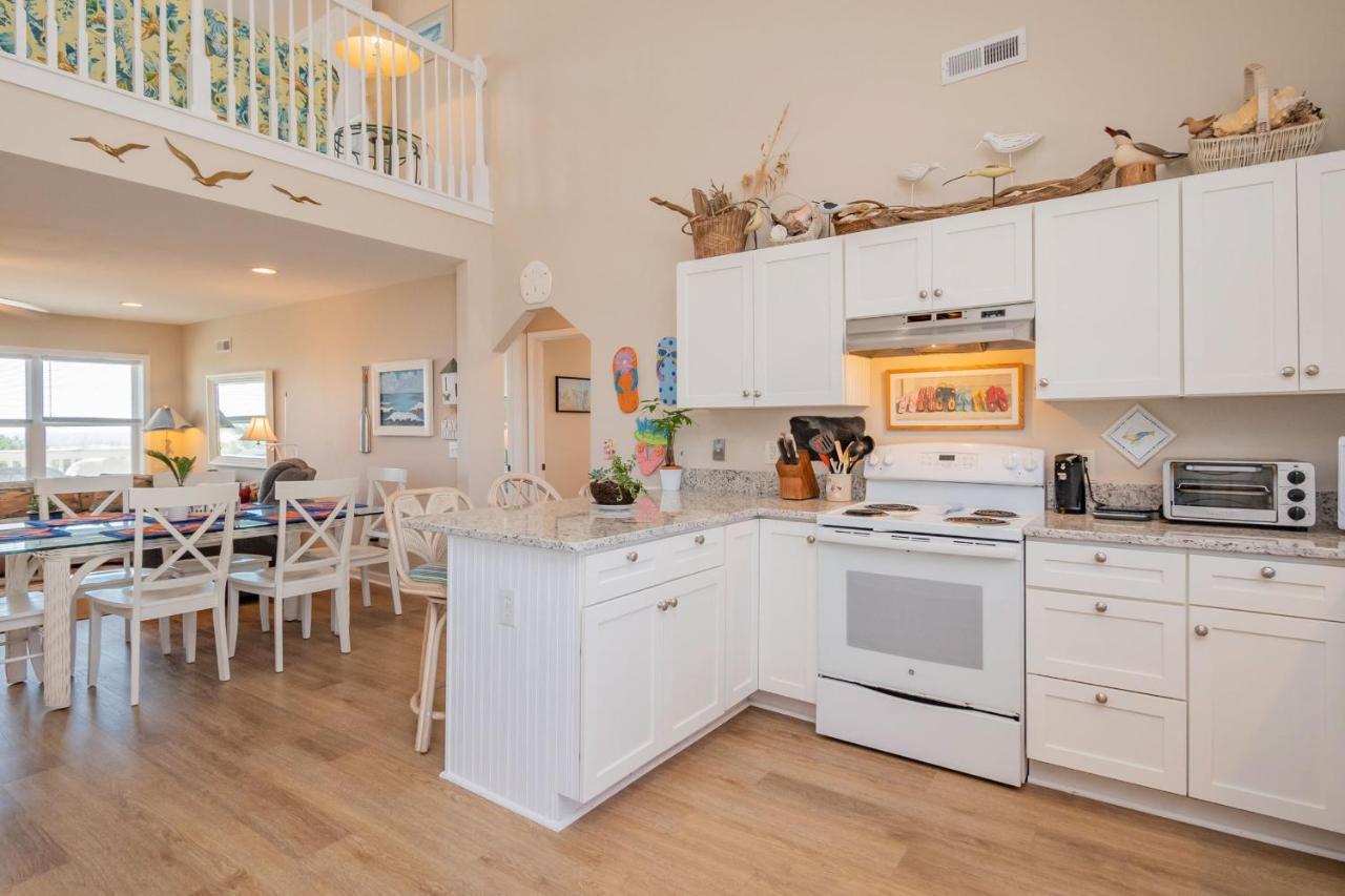 Katie Lou'S Place By Oak Island Accommodations Caswell Beach Exterior foto