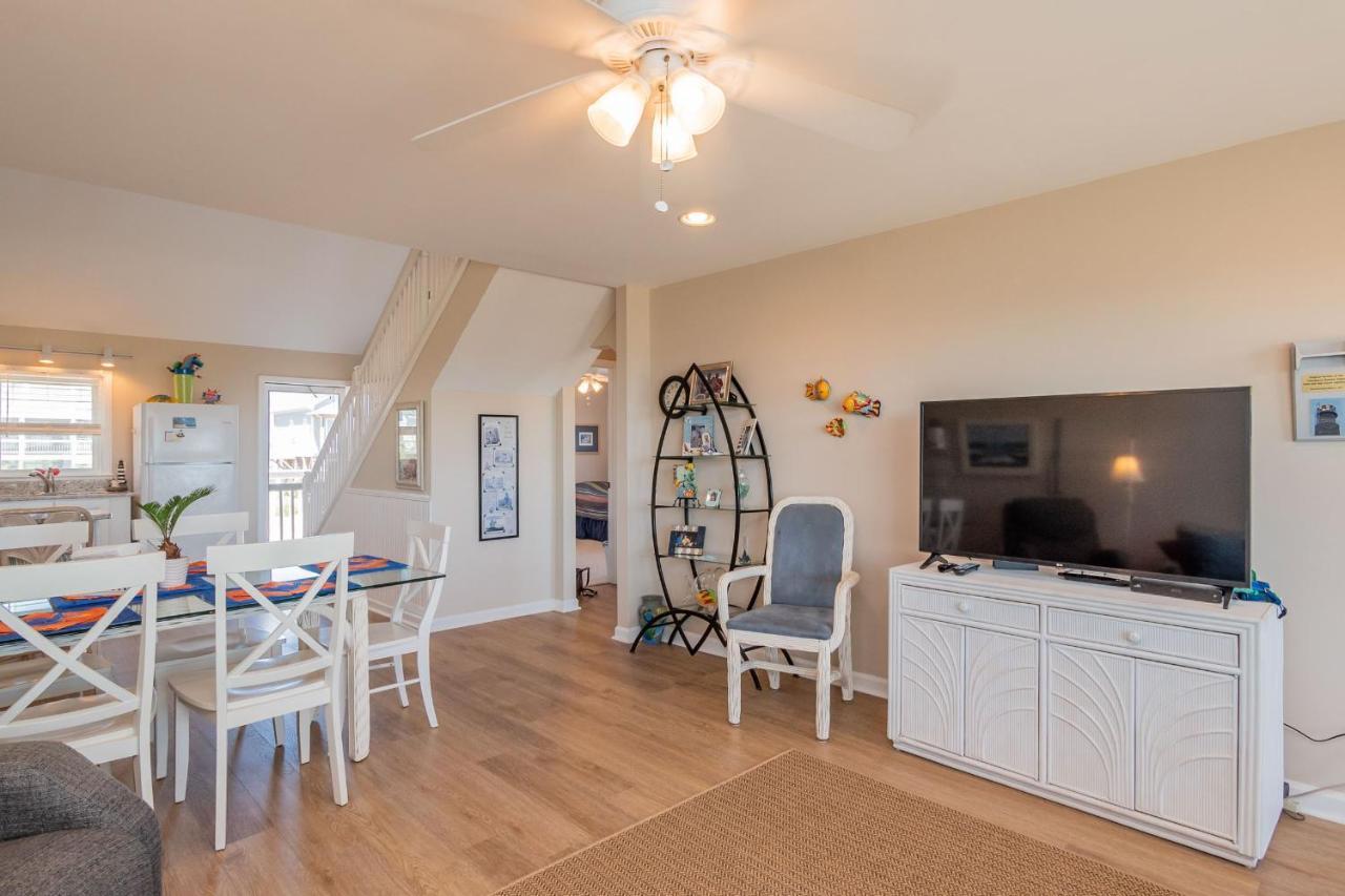 Katie Lou'S Place By Oak Island Accommodations Caswell Beach Exterior foto