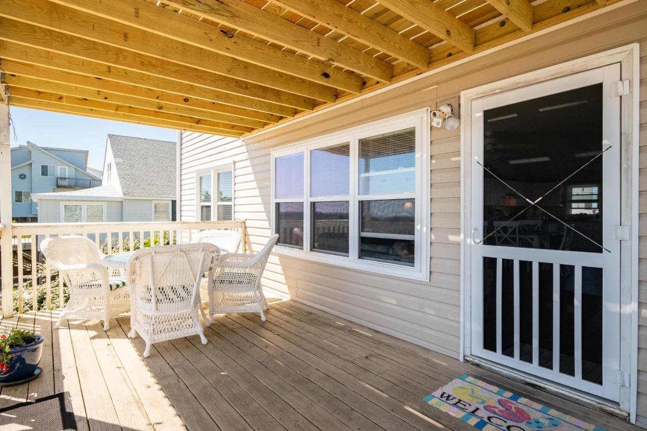 Katie Lou'S Place By Oak Island Accommodations Caswell Beach Exterior foto
